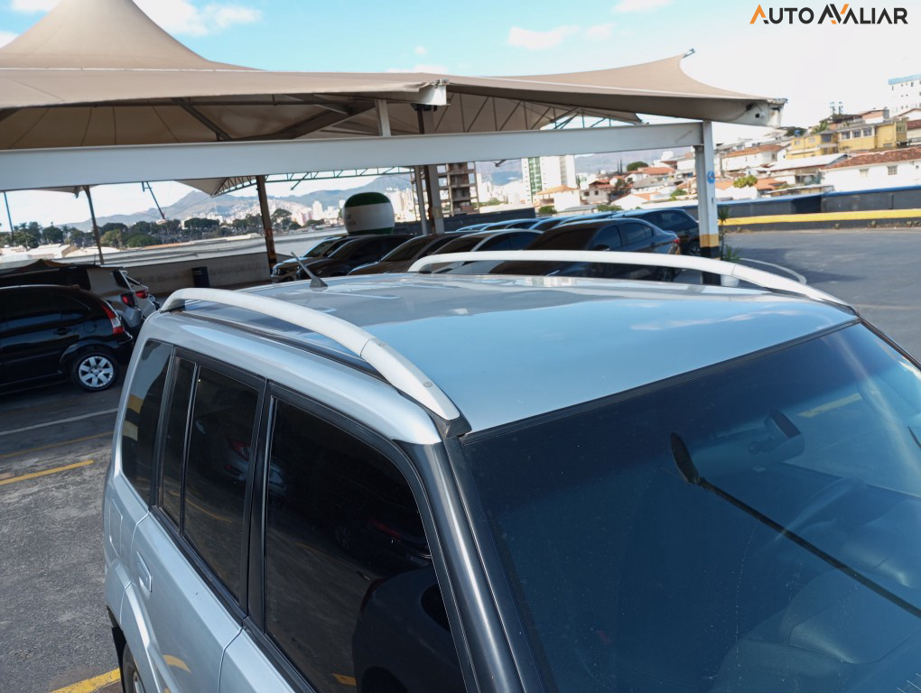 MITSUBISHI PAJERO TR4 2.0 4X2 16V 140CV FLEX 4P MANUAL