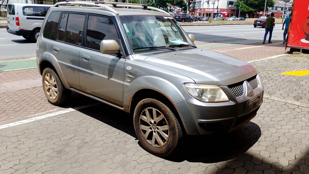 MITSUBISHI PAJERO TR4 2.0 4X2 16V 140CV FLEX 4P AUTOMATICO