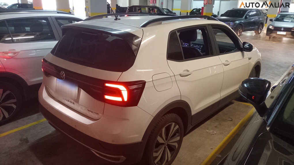 VOLKSWAGEN T-CROSS 1.0 200 TSI TOTAL FLEX COMFORTLINE AUTOMÁTICO