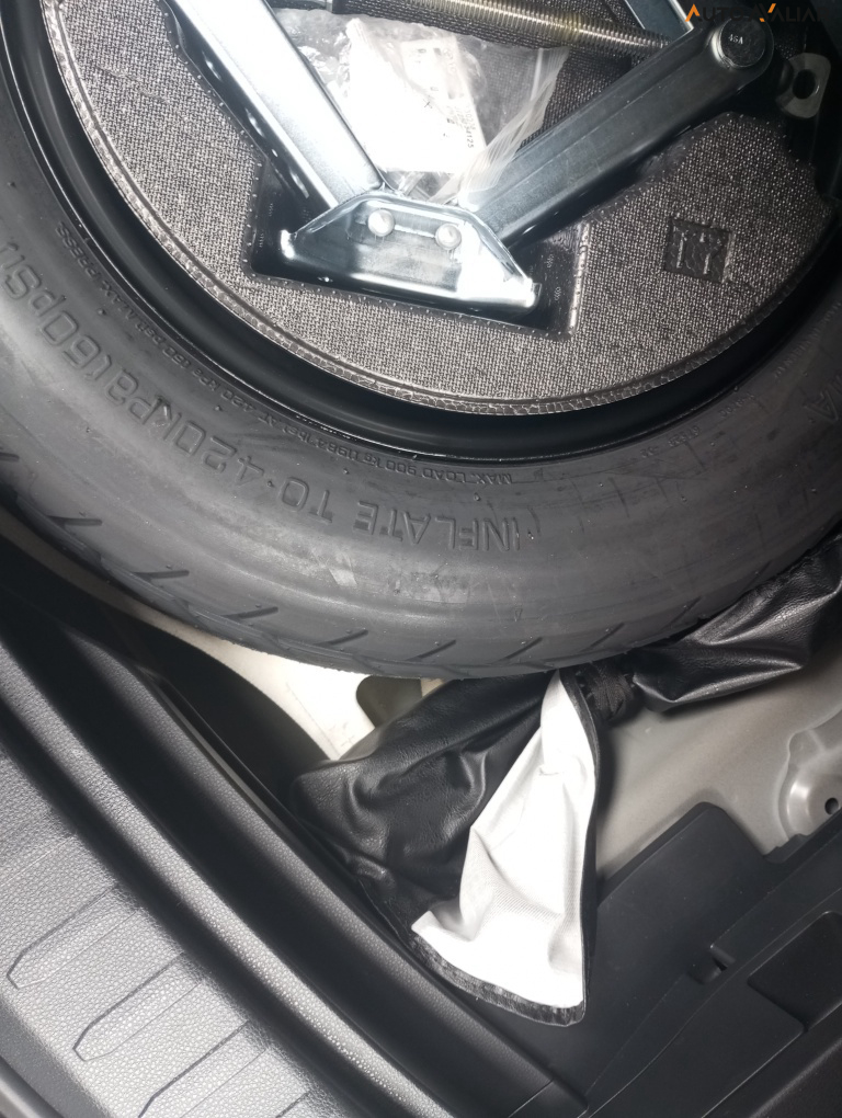 TOYOTA RAV4 2.5 VVT-IE HYBRID SX CONNECT AWD CVT