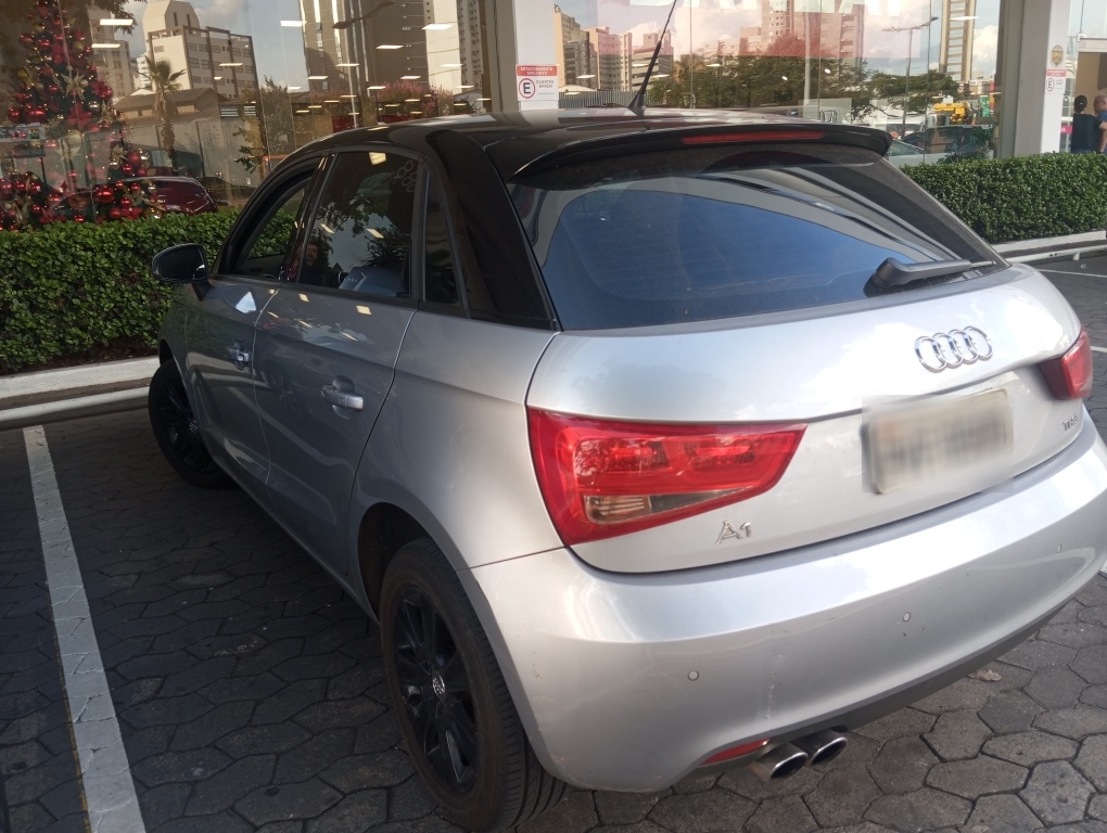 AUDI A1 1.4 TFSI SPORTBACK ATTRACTION 16V 122CV GASOLINA 4P S-TRONIC