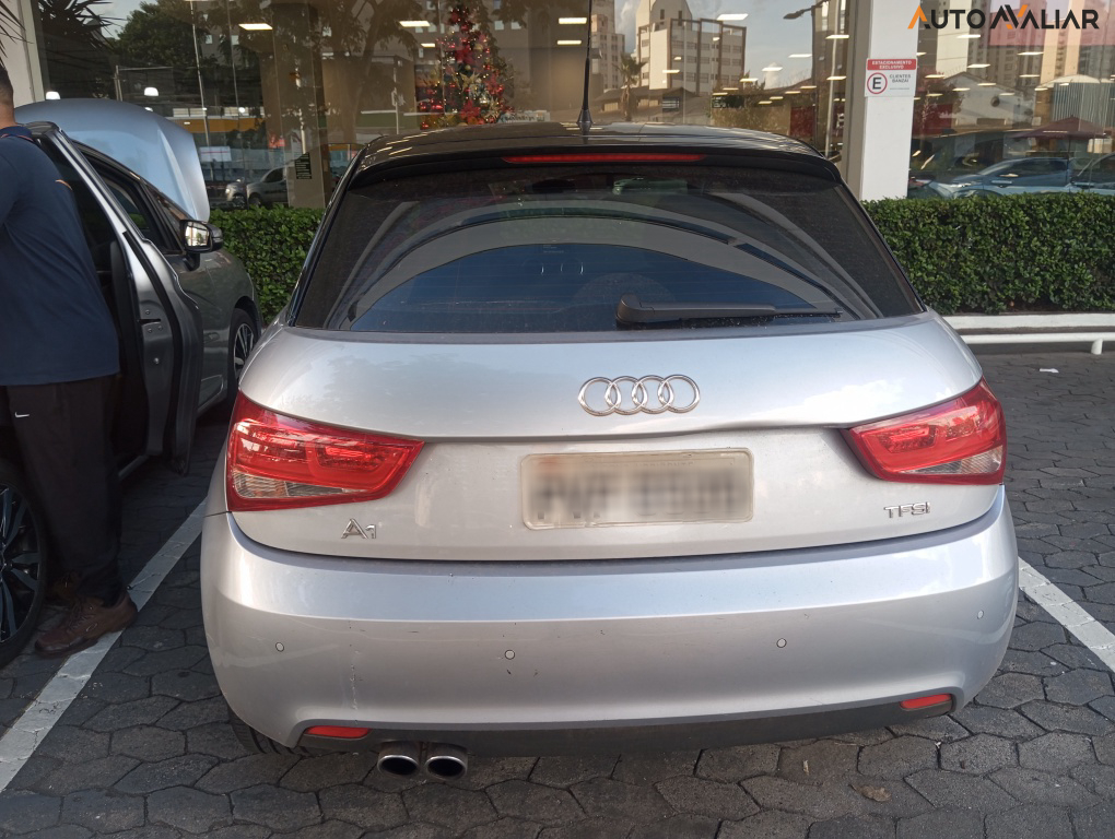 AUDI A1 1.4 TFSI SPORTBACK ATTRACTION 16V 122CV GASOLINA 4P S-TRONIC