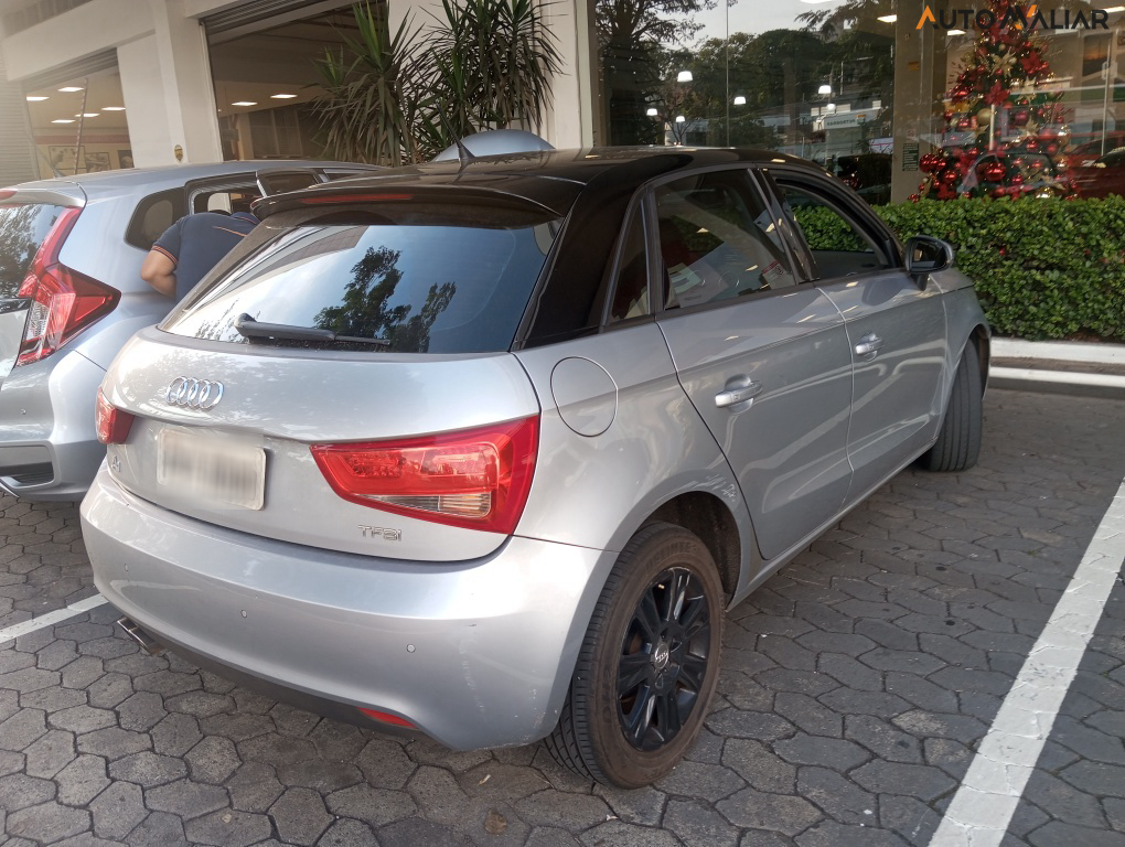 AUDI A1 1.4 TFSI SPORTBACK ATTRACTION 16V 122CV GASOLINA 4P S-TRONIC