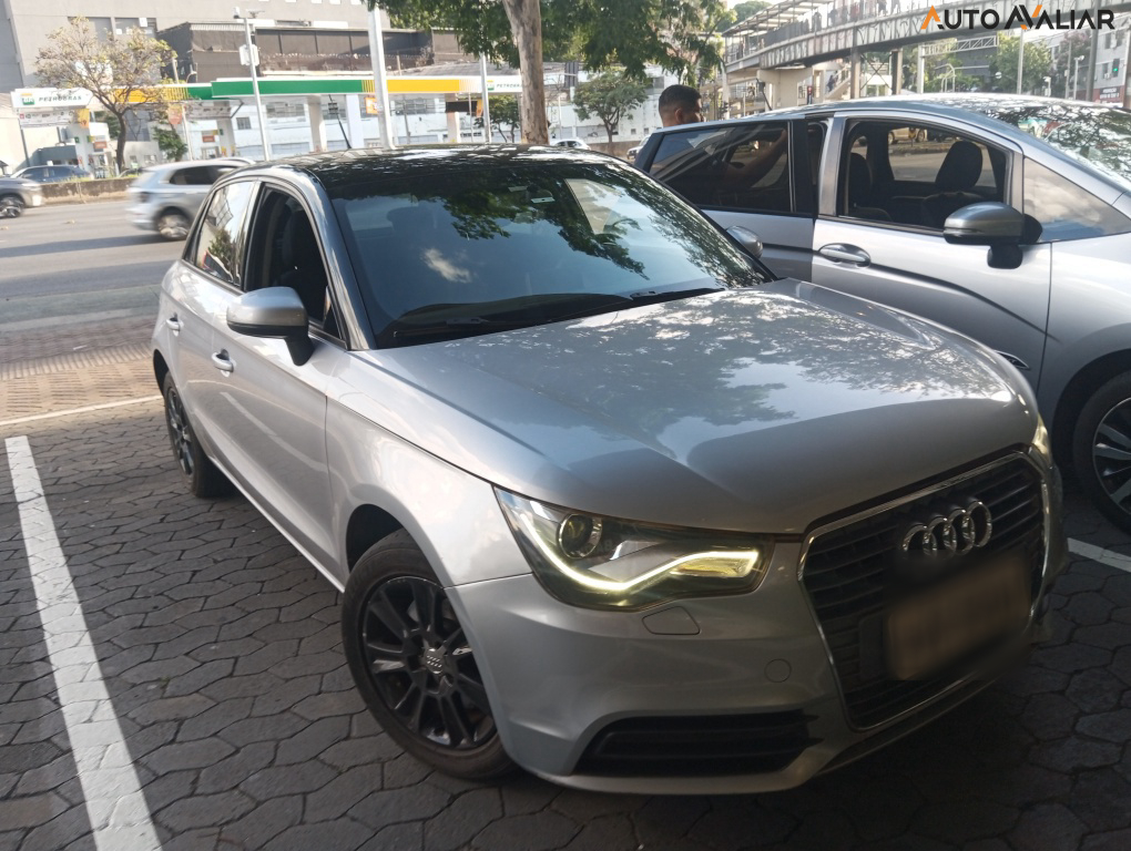 AUDI A1 1.4 TFSI SPORTBACK ATTRACTION 16V 122CV GASOLINA 4P S-TRONIC