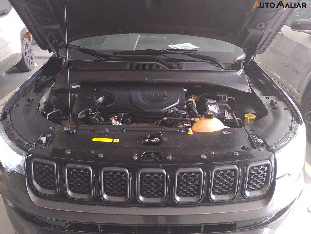 JEEP COMPASS 1.3 T270 TURBO FLEX LONGITUDE AT6