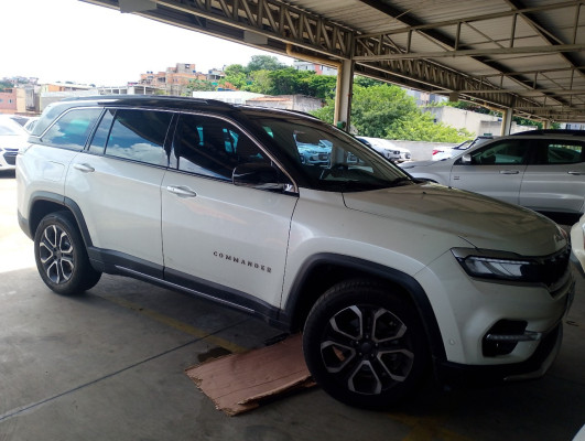 JEEP COMMANDER 1.3 T270 TURBO FLEX LIMITED AT6