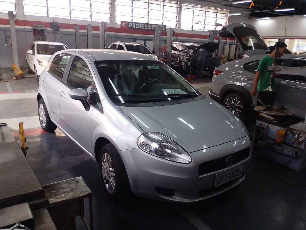 FIAT PUNTO 1.4 ATTRACTIVE 8V FLEX 4P MANUAL