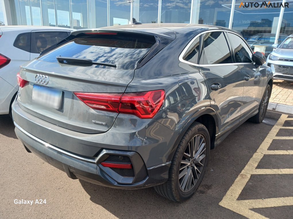 AUDI Q3 2.0 40 TFSI GASOLINA PERFORMANCE QUATTRO TIPTRONIC