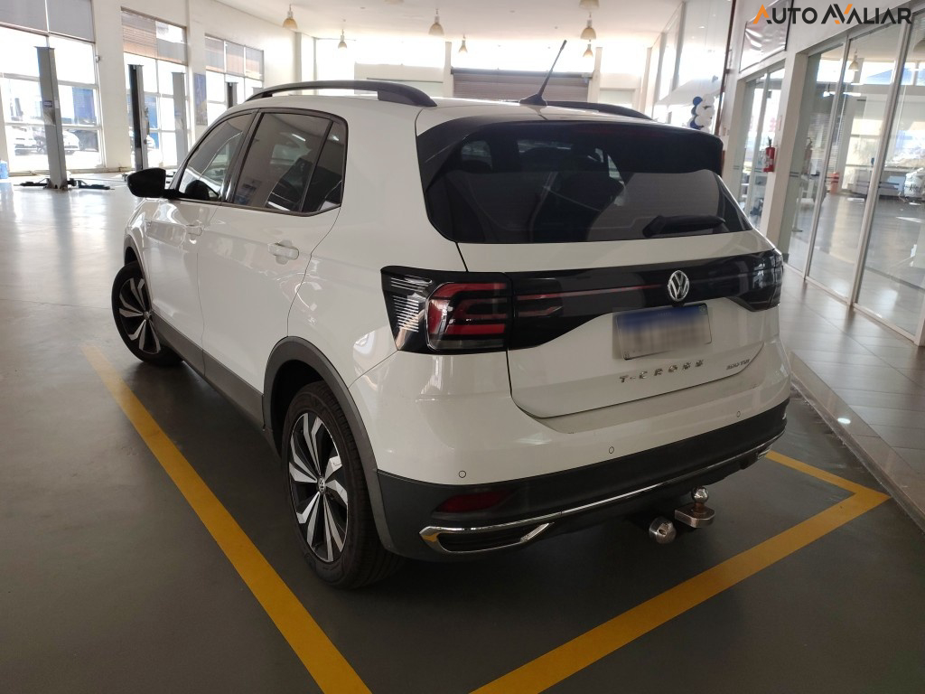 VOLKSWAGEN T-CROSS 1.0 200 TSI TOTAL FLEX COMFORTLINE AUTOMÁTICO