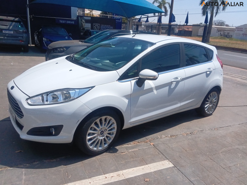 FORD FIESTA 1.6 TITANIUM HATCH 16V FLEX 4P POWERSHIFT