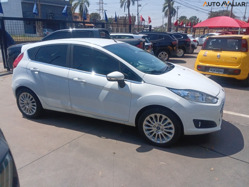 FORD FIESTA 1.6 TITANIUM HATCH 16V FLEX 4P POWERSHIFT
