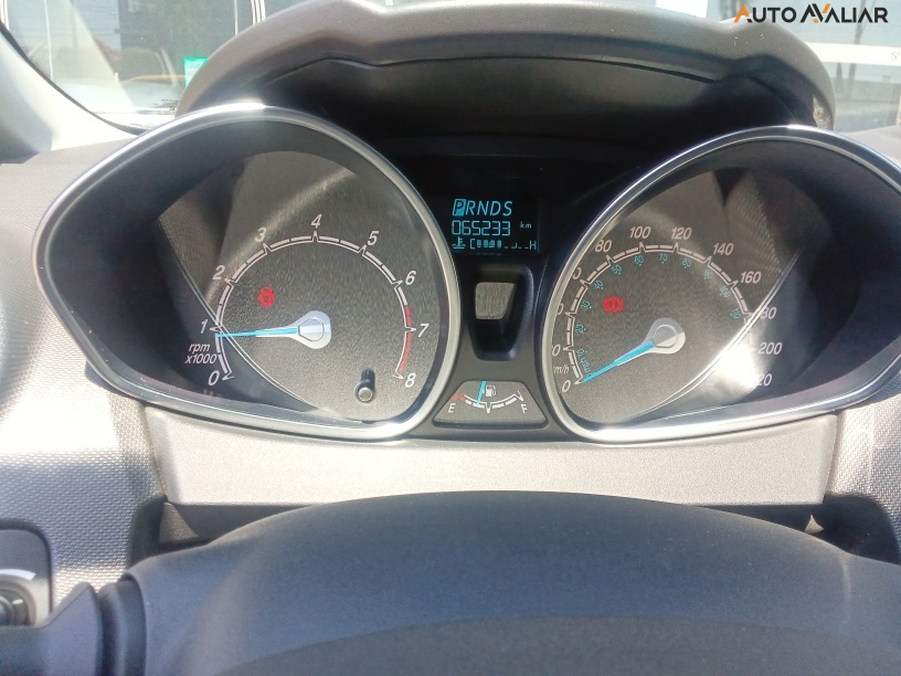 FORD FIESTA 1.6 TITANIUM HATCH 16V FLEX 4P POWERSHIFT