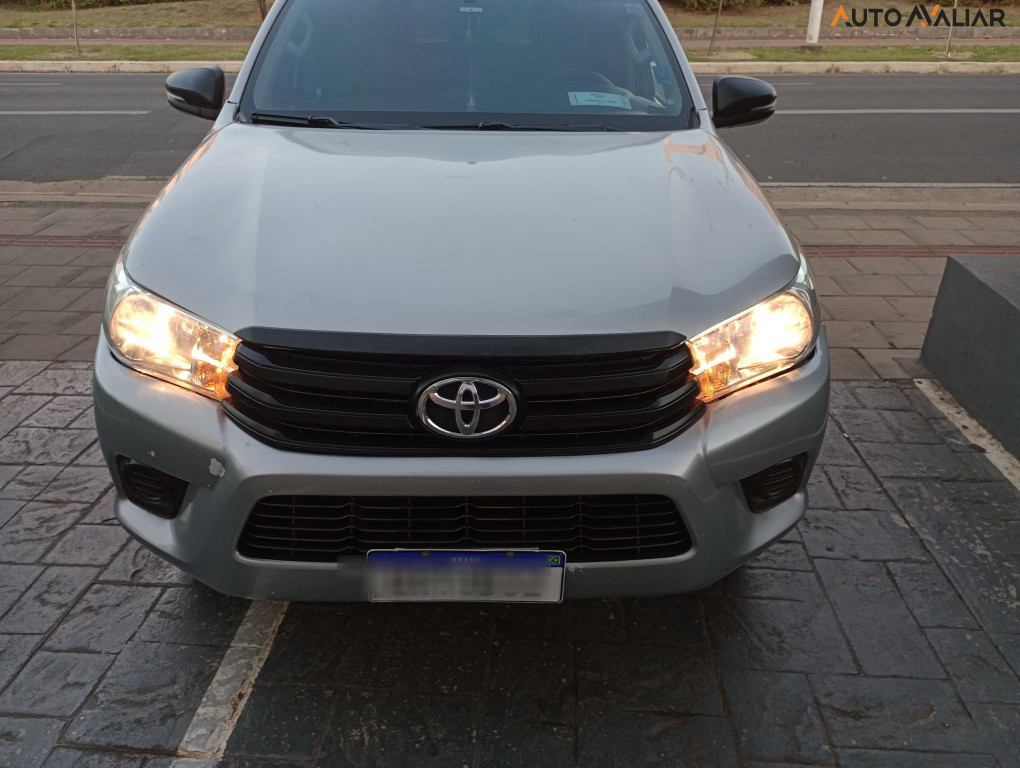 TOYOTA HILUX 2.8 NARROW 4X4 CD 16V DIESEL 4P MANUAL