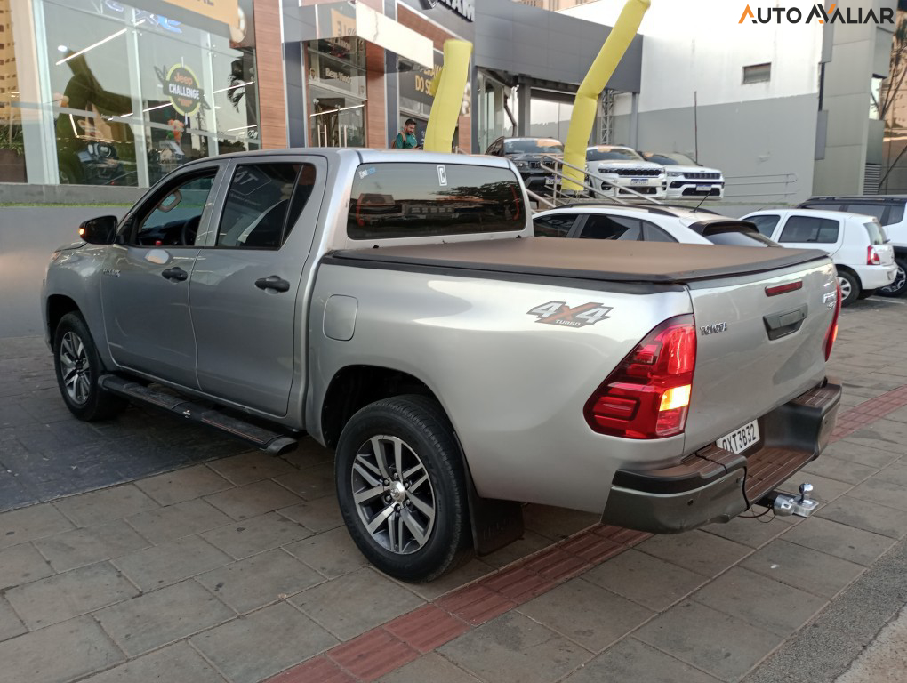 TOYOTA HILUX 2.8 NARROW 4X4 CD 16V DIESEL 4P MANUAL