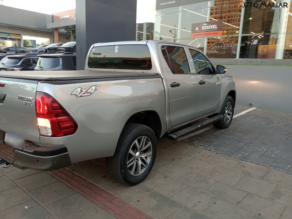 TOYOTA HILUX 2.8 NARROW 4X4 CD 16V DIESEL 4P MANUAL