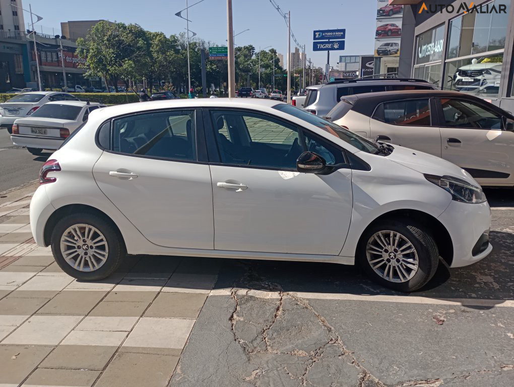 PEUGEOT 208 1.5 INCONCERT 16V FLEX 4P AUTOMATICO