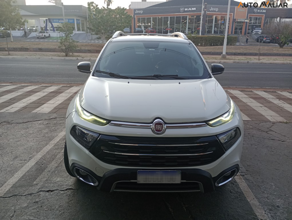 FIAT TORO 2.0 16V TURBO DIESEL VOLCANO 4WD AT9