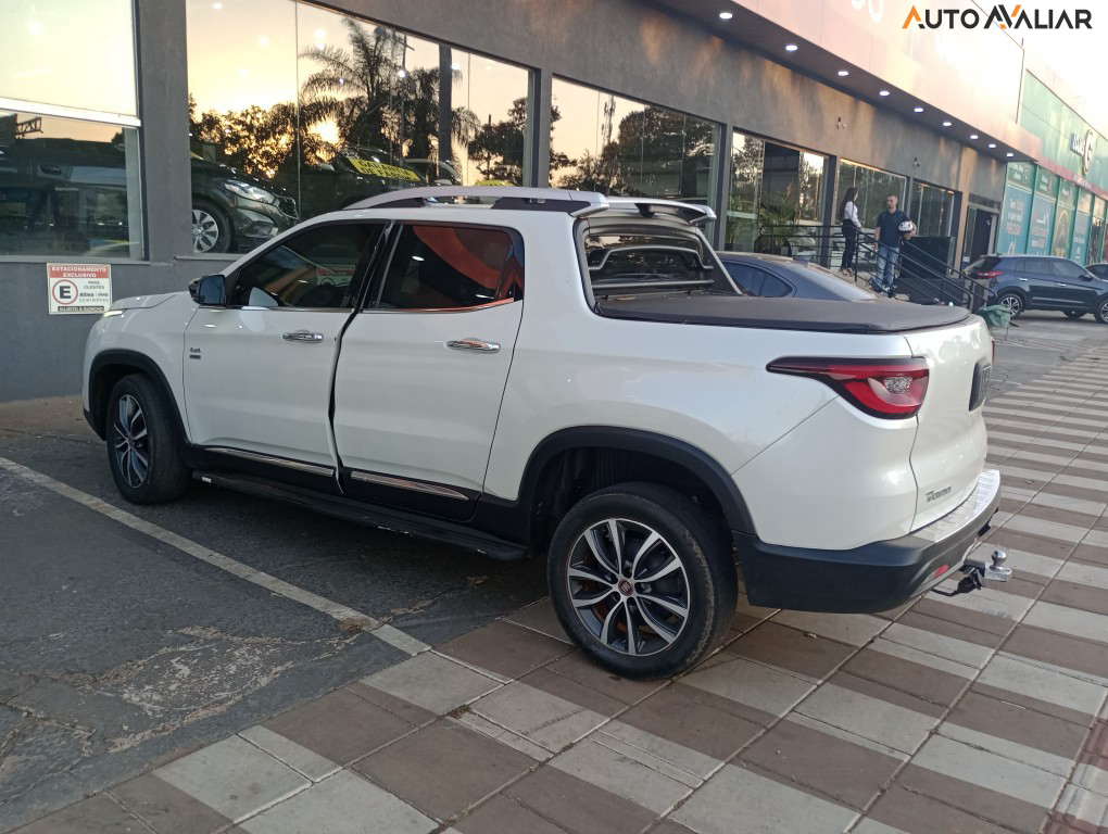FIAT TORO 2.0 16V TURBO DIESEL VOLCANO 4WD AT9