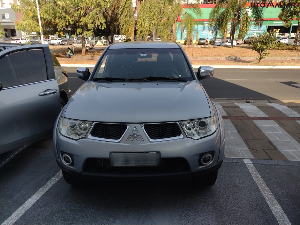 MITSUBISHI L200 TRITON  3.2 HPE 4X4 CD 16V TURBO INTERCOOLER DIESEL 4P AUTOMATICO