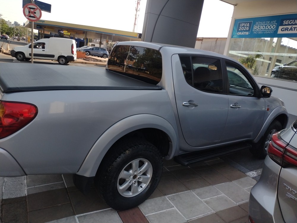 MITSUBISHI L200 TRITON  3.2 HPE 4X4 CD 16V TURBO INTERCOOLER DIESEL 4P AUTOMATICO
