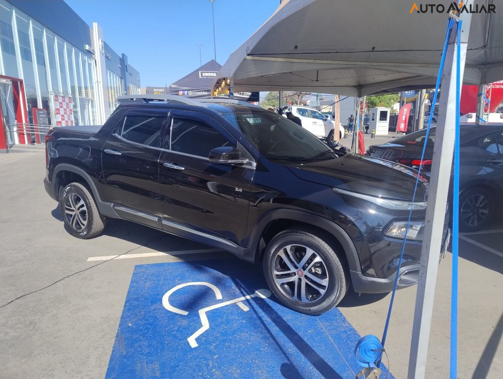FIAT TORO 2.4 16V MULTIAIR FLEX VOLCANO AT9
