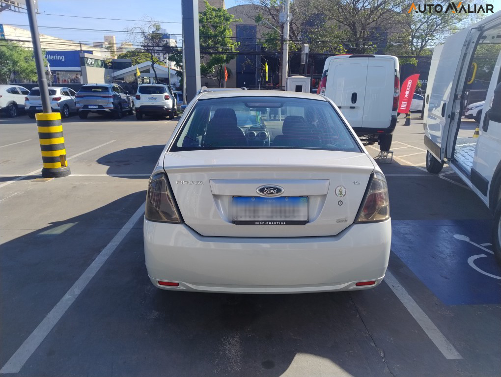 FORD FIESTA 1.6 ROCAM SEDAN 8V FLEX 4P MANUAL