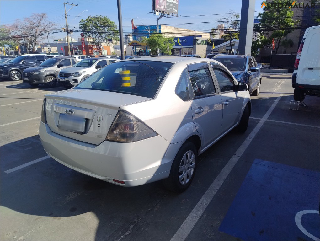 FORD FIESTA 1.6 ROCAM SEDAN 8V FLEX 4P MANUAL