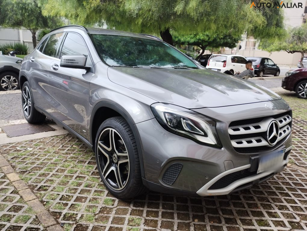 MERCEDES-BENZ GLA 200 1.6 CGI FLEX STYLE 7G-DCT