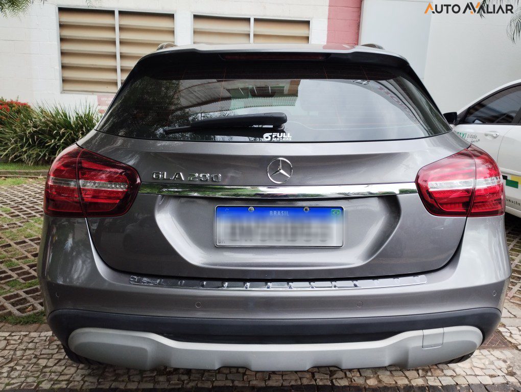 MERCEDES-BENZ GLA 200 1.6 CGI FLEX STYLE 7G-DCT