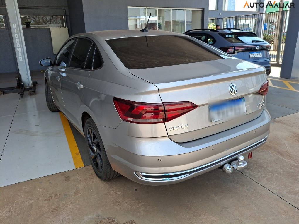 VOLKSWAGEN VIRTUS 1.0 200 TSI HIGHLINE AUTOMATICO