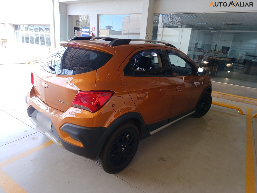 CHEVROLET ONIX 1.4 MPFI ACTIV 8V FLEX 4P AUTOMATICO