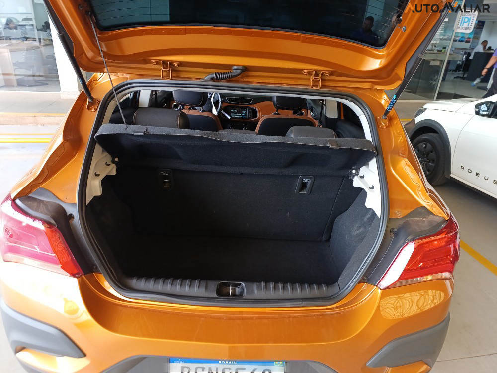 CHEVROLET ONIX 1.4 MPFI ACTIV 8V FLEX 4P AUTOMATICO