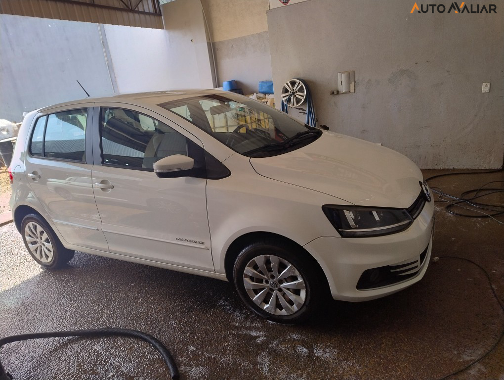 VOLKSWAGEN FOX 1.0 MI COMFORTLINE 8V FLEX 4P MANUAL