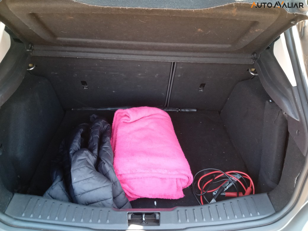 FORD FOCUS 1.6 SE PLUS 16V FLEX 4P MANUAL