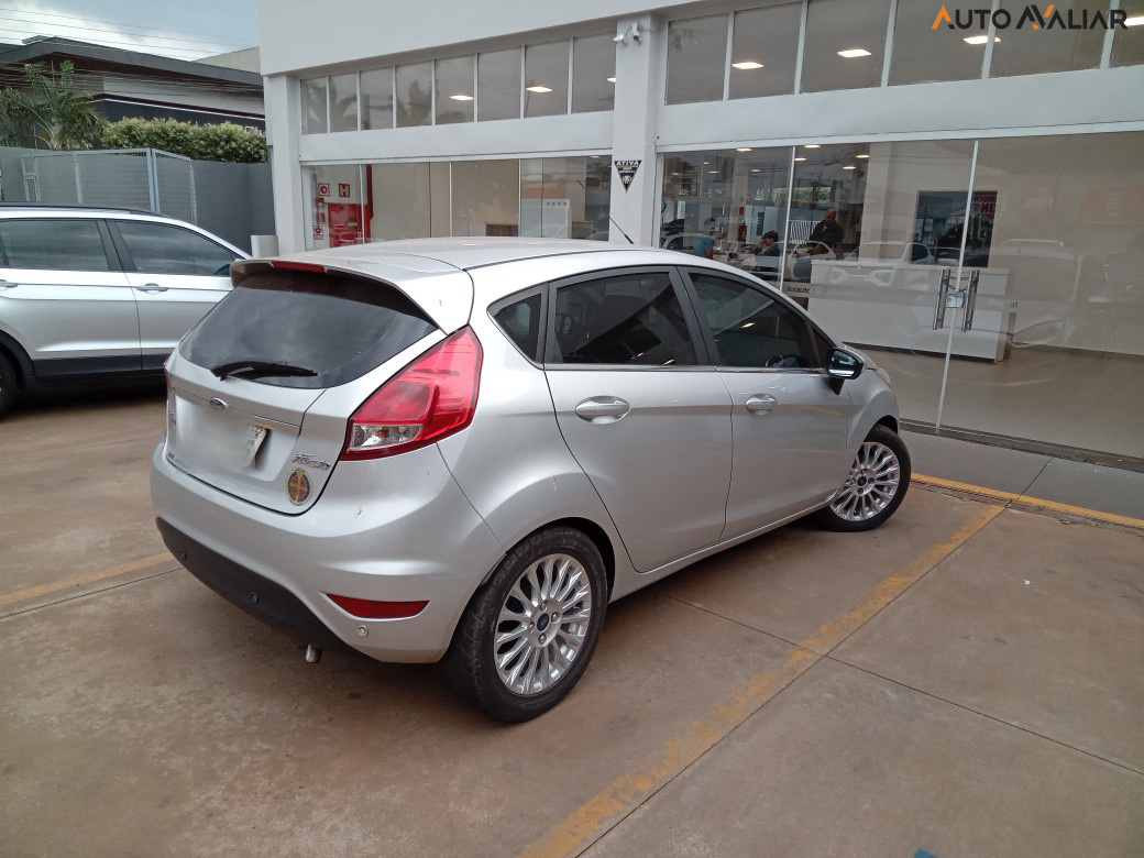 FORD FIESTA 1.6 TITANIUM HATCH 16V FLEX 4P POWERSHIFT