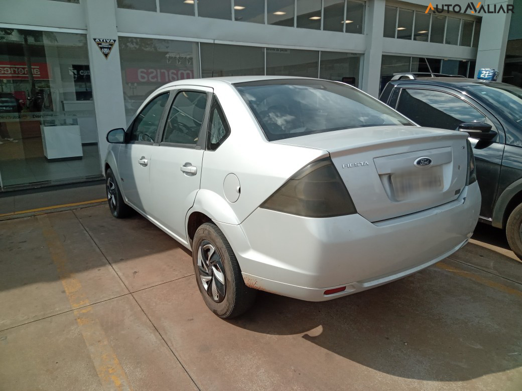 FORD FIESTA 1.6 ROCAM SEDAN 8V FLEX 4P MANUAL
