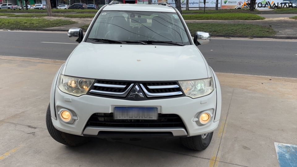 MITSUBISHI PAJERO 3.2 HPE 4X4 7 LUGARES 16V TURBO INTERCOOLER DIESEL 4P AUTOMATICO