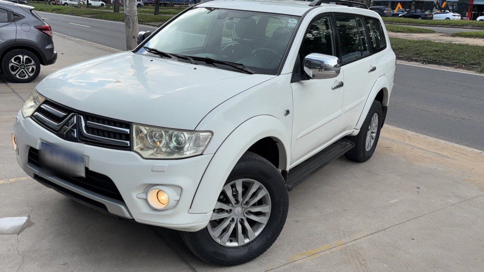 MITSUBISHI PAJERO 3.2 HPE 4X4 7 LUGARES 16V TURBO INTERCOOLER DIESEL 4P AUTOMATICO