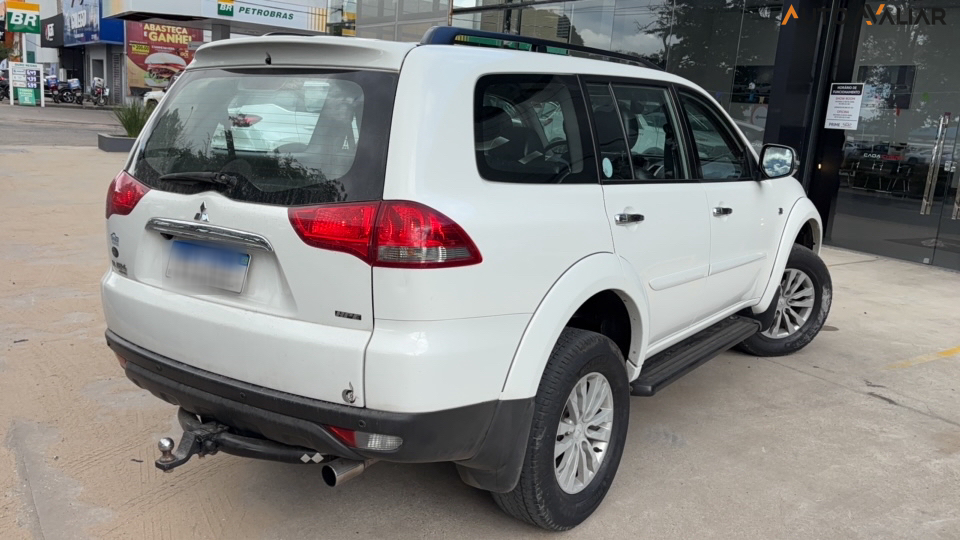 MITSUBISHI PAJERO 3.2 HPE 4X4 7 LUGARES 16V TURBO INTERCOOLER DIESEL 4P AUTOMATICO