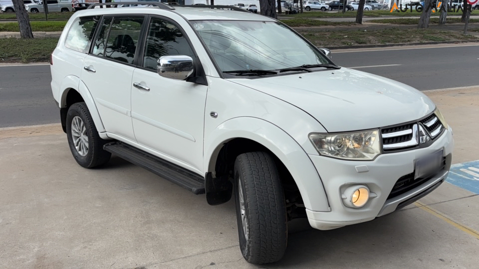 MITSUBISHI PAJERO 3.2 HPE 4X4 7 LUGARES 16V TURBO INTERCOOLER DIESEL 4P AUTOMATICO