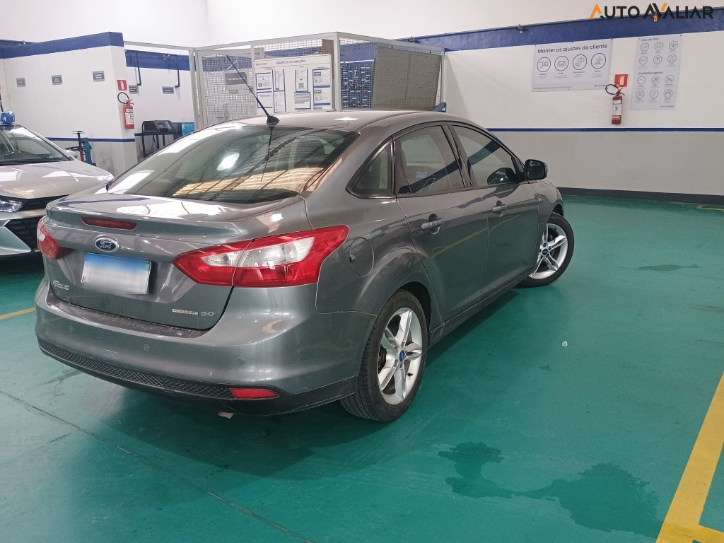 FORD FOCUS 2.0 SE SEDAN 16V FLEX 4P AUTOMATICO