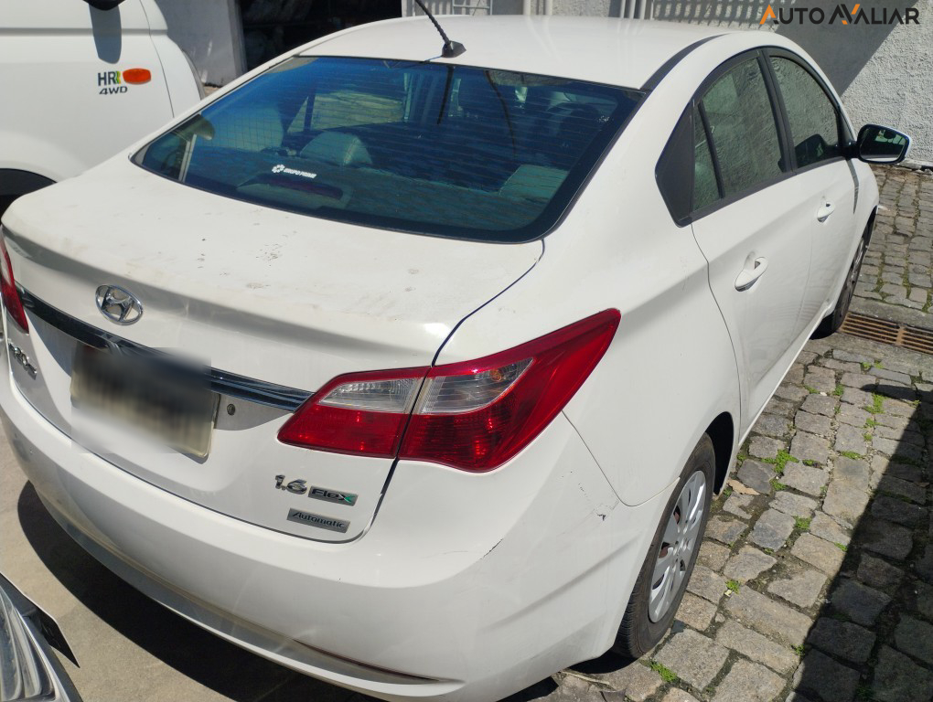 HYUNDAI HB20S 1.6 COMFORT PLUS 16V FLEX 4P AUTOMATICO