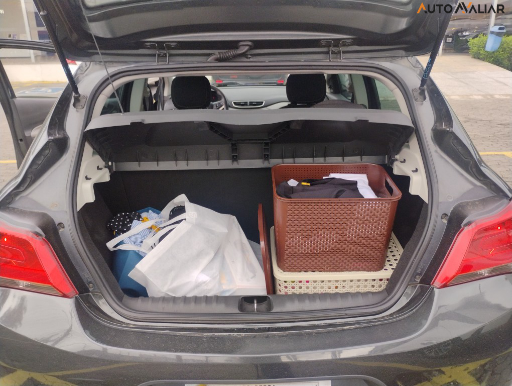 CHEVROLET ONIX 1.4 MPFI LT 8V FLEX 4P AUTOMATICO