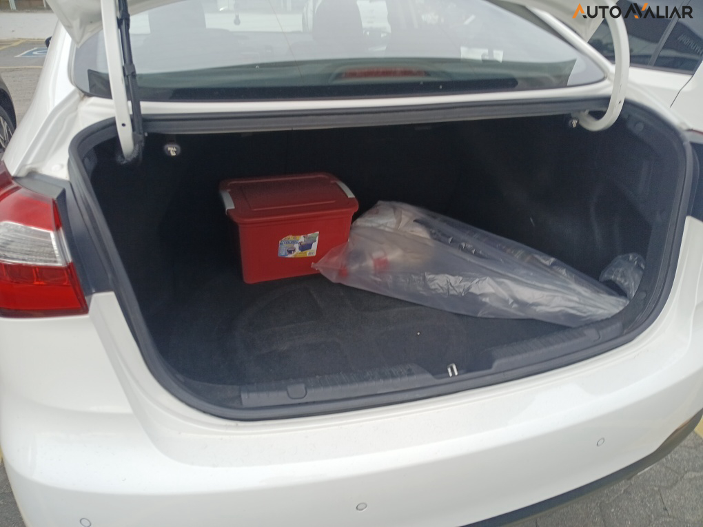 KIA CERATO 1.6 SX 16V FLEX 4P AUTOMATICO