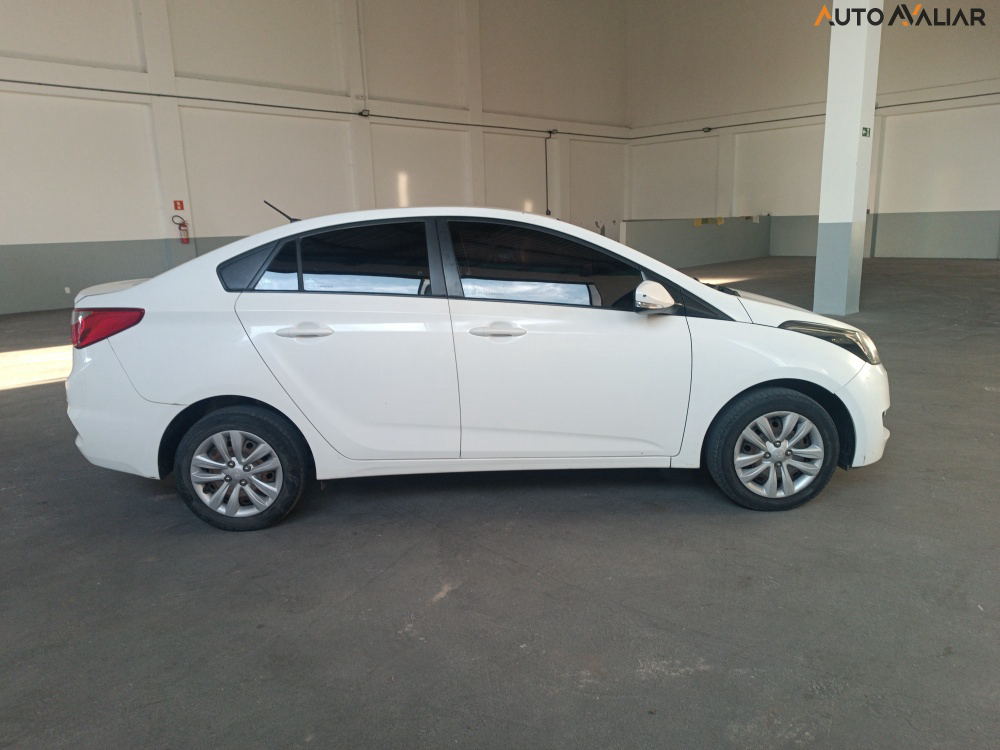 HYUNDAI HB20S 1.0 COMFORT PLUS 12V FLEX 4P MANUAL