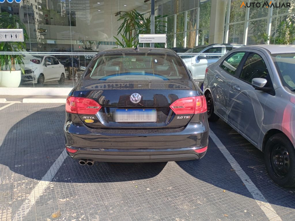 VOLKSWAGEN JETTA 2.0 COMFORTLINE FLEX 4P TIPTRONIC