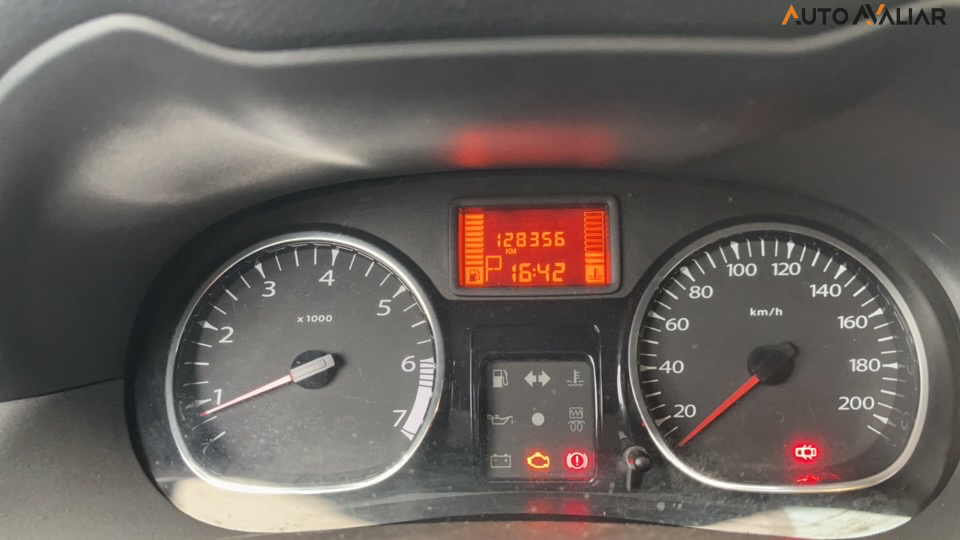RENAULT DUSTER 2.0 DYNAMIQUE 4X2 16V FLEX 4P AUTOMATICO