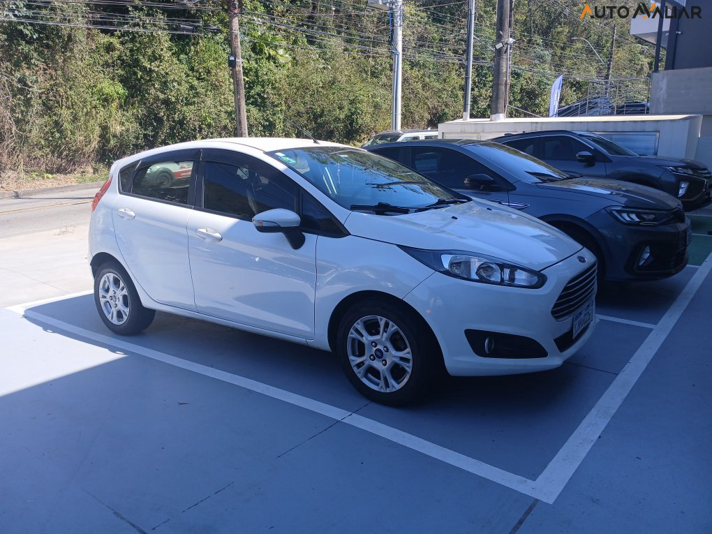 FORD FIESTA 1.6 SE HATCH 16V FLEX 4P POWERSHIFT