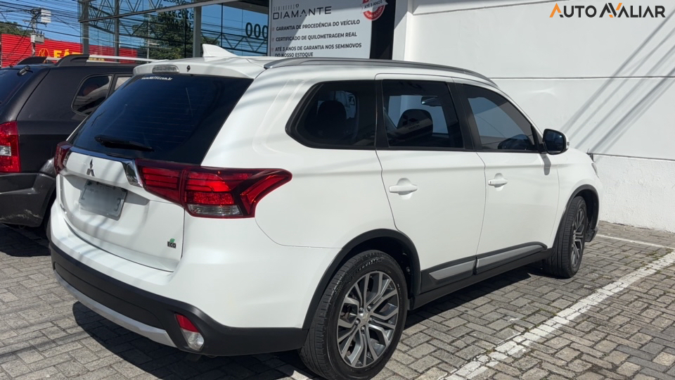 MITSUBISHI OUTLANDER 2.0 COMFORT 16V GASOLINA 4P AUTOMATICO