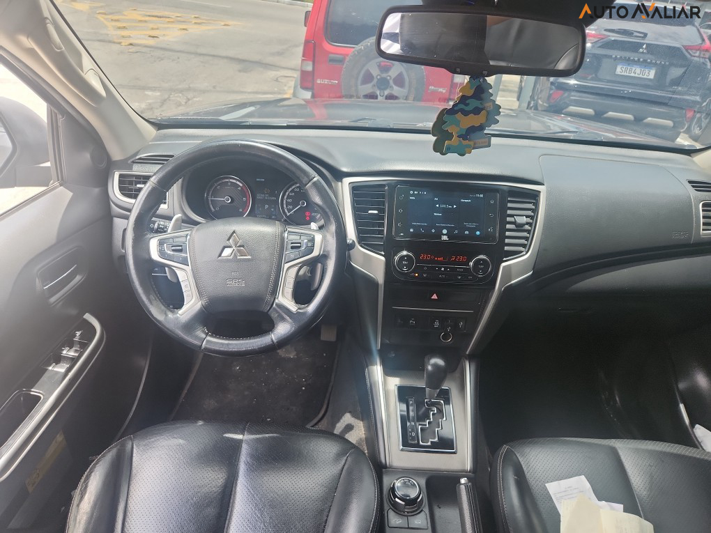 MITSUBISHI L200 TRITON  2.4 16V TURBO DIESEL SPORT HPE-S CD 4P 4X4 AUTOM&Aacute;TICO